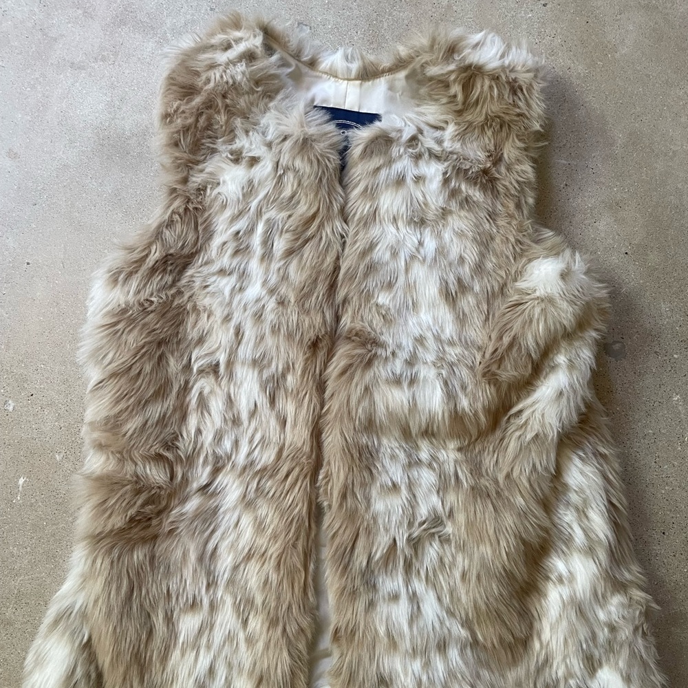 Fur vest
